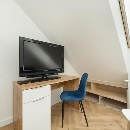 Spacious For 11 With 5 Bedrooms In By Renters 브로츠와프