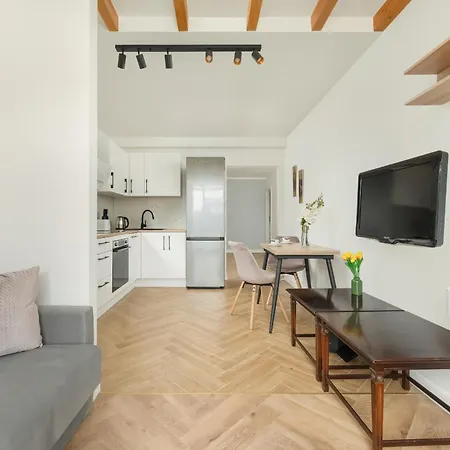 شقة Spacious For 11 With 5 Bedrooms In By Renters *