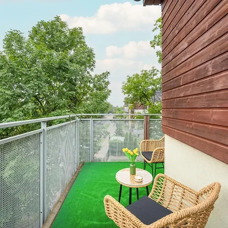 Spacious For 11 With 5 Bedrooms In By Renters 아파트 브로츠와프