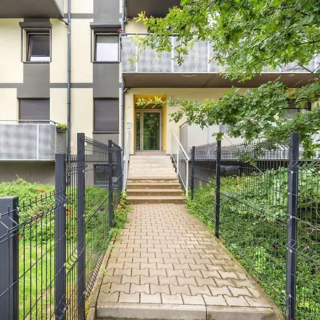 Spacious For 11 With 5 Bedrooms In By Renters 아파트 브로츠와프