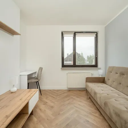 Spacious For 11 With 5 Bedrooms In By Renters شقة